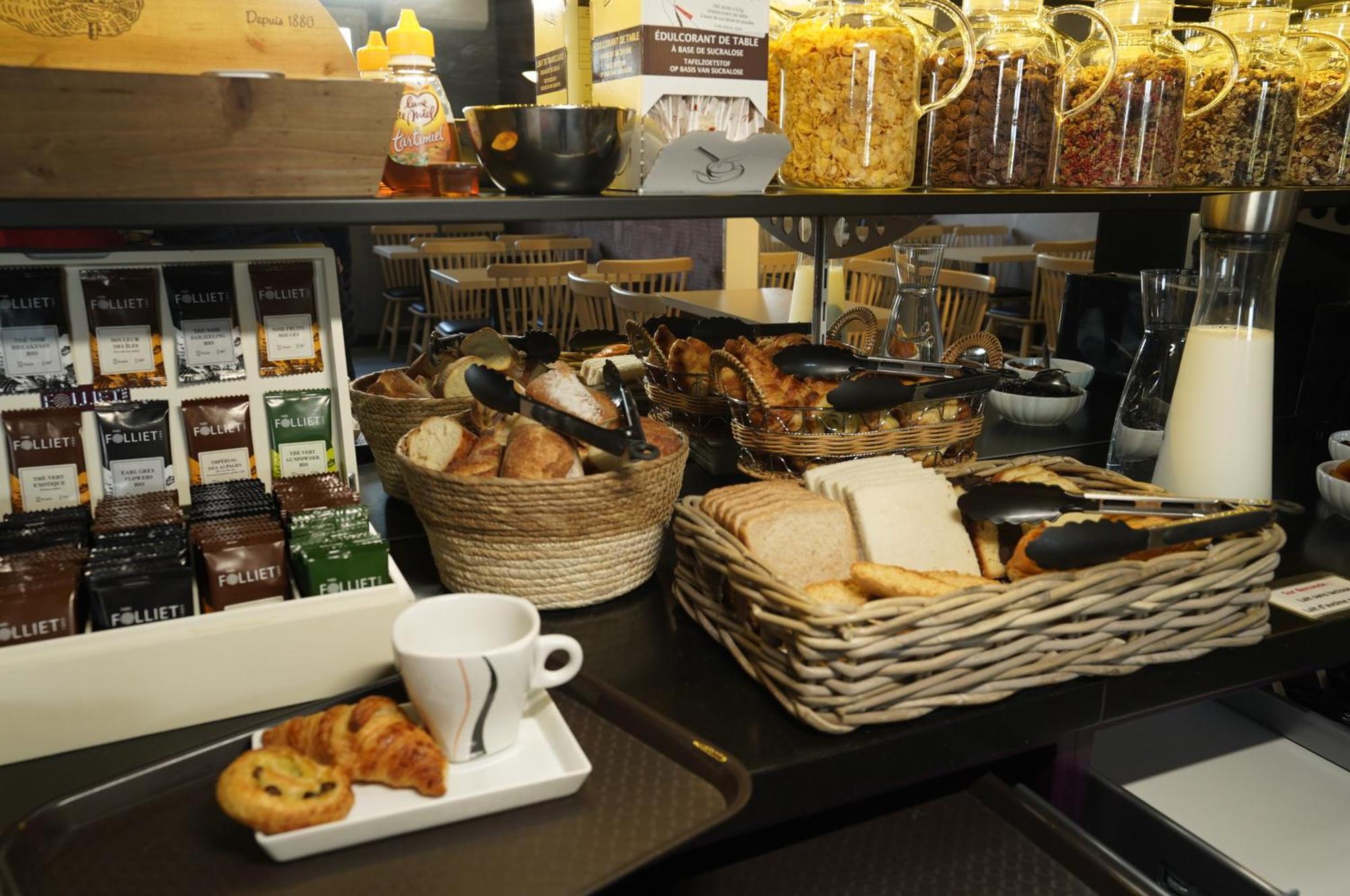Anais Hotel Bourges Nord Saint-Doulchard Buitenkant foto